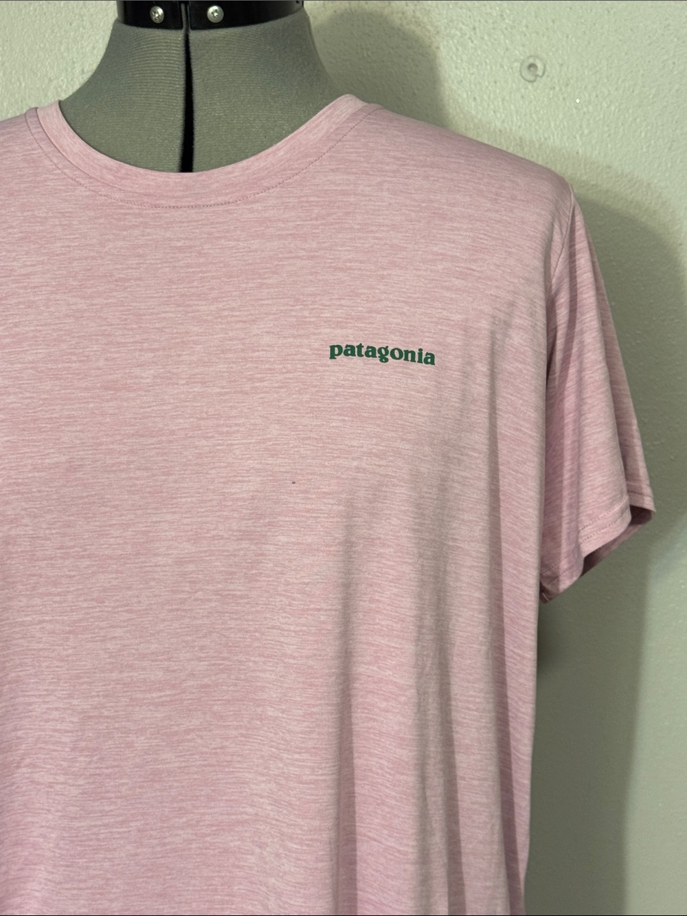 Patagonia women  Pink Crew Neck T-Shirt - Picture 2 of 5